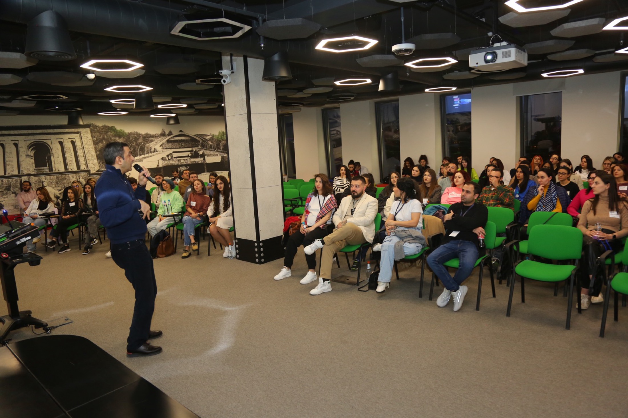 UX Storm / founder format event moment 7