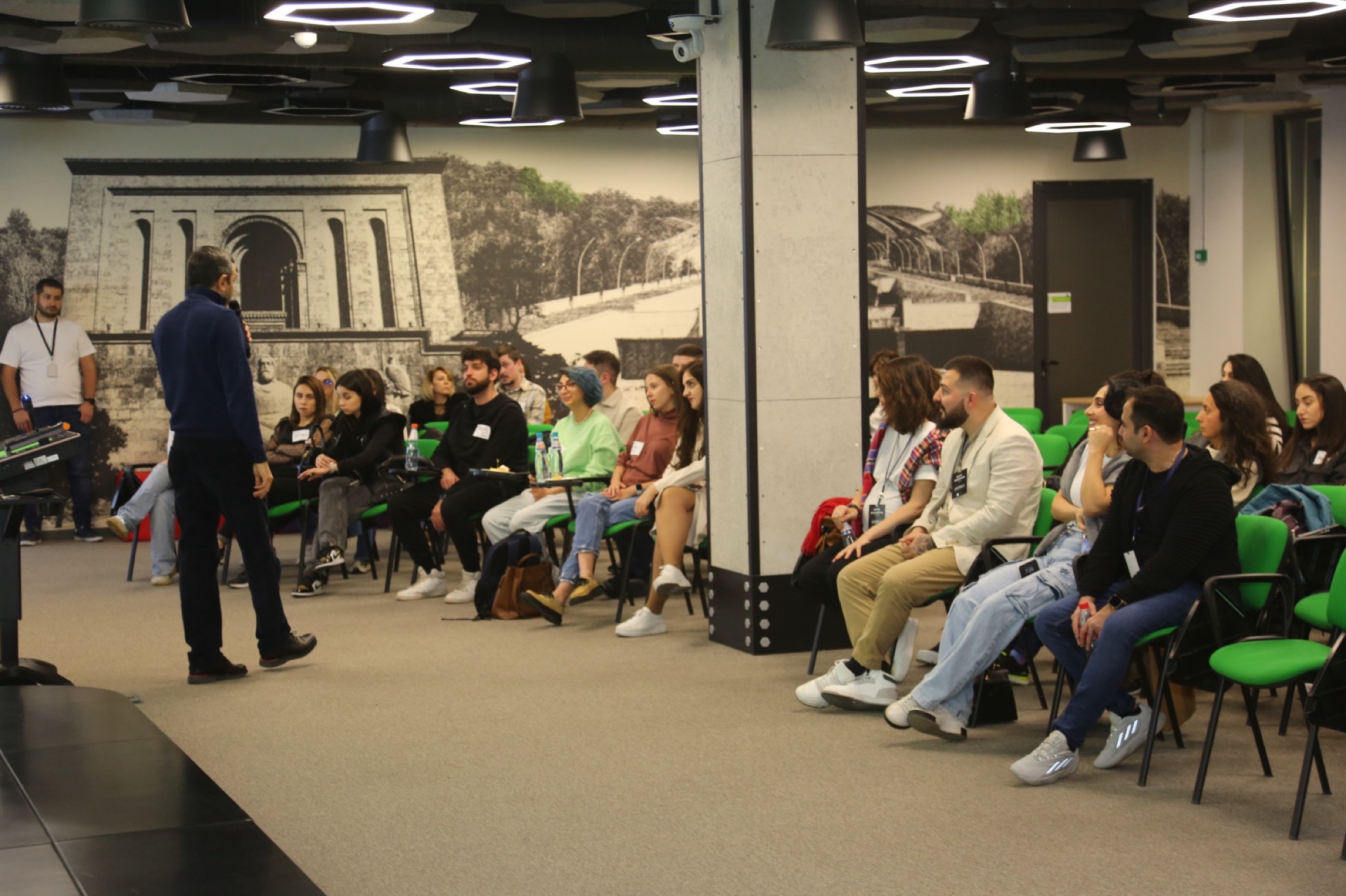 UX Storm / founder format event moment 8
