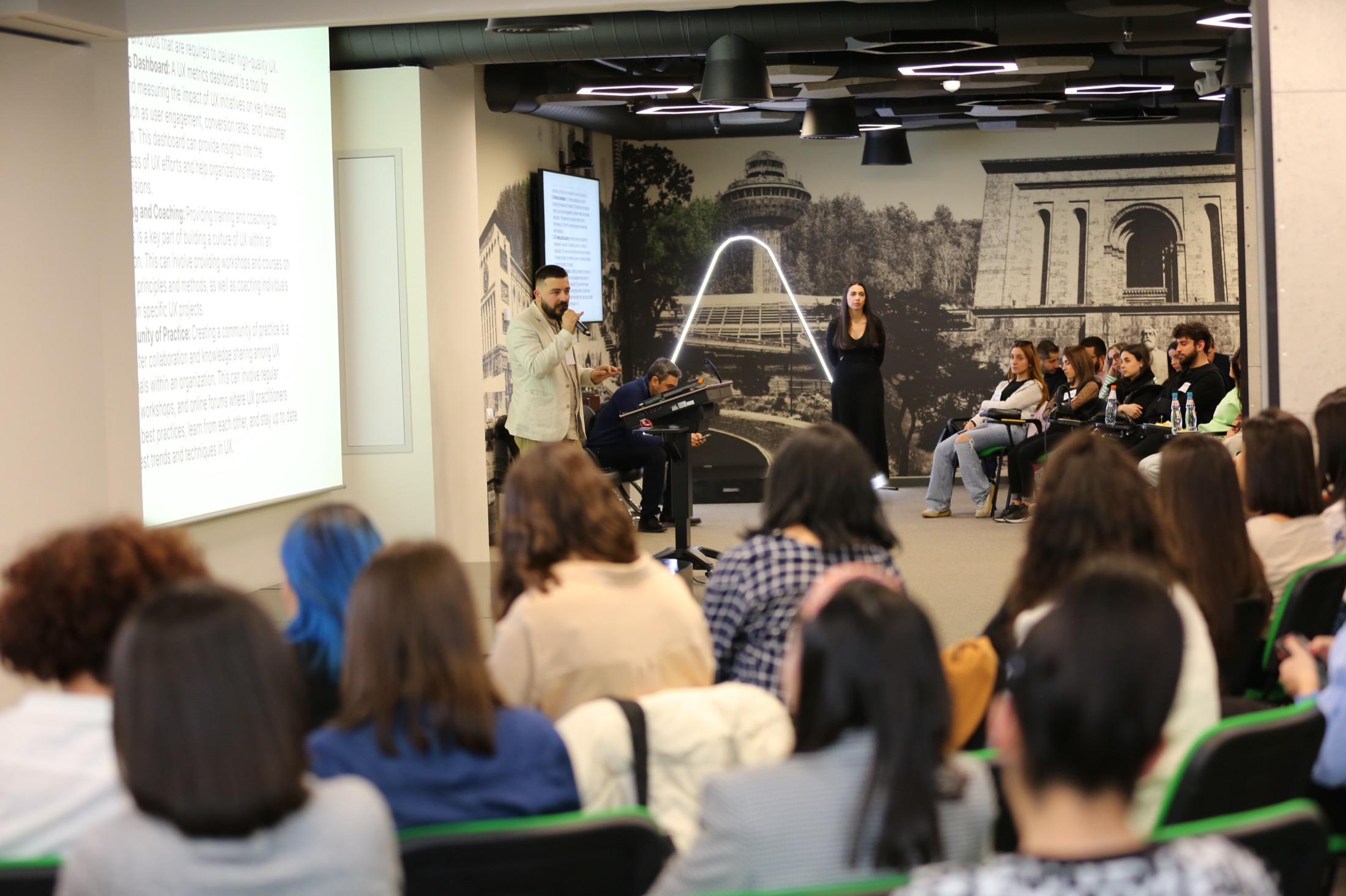 UX Storm / founder format event moment 1