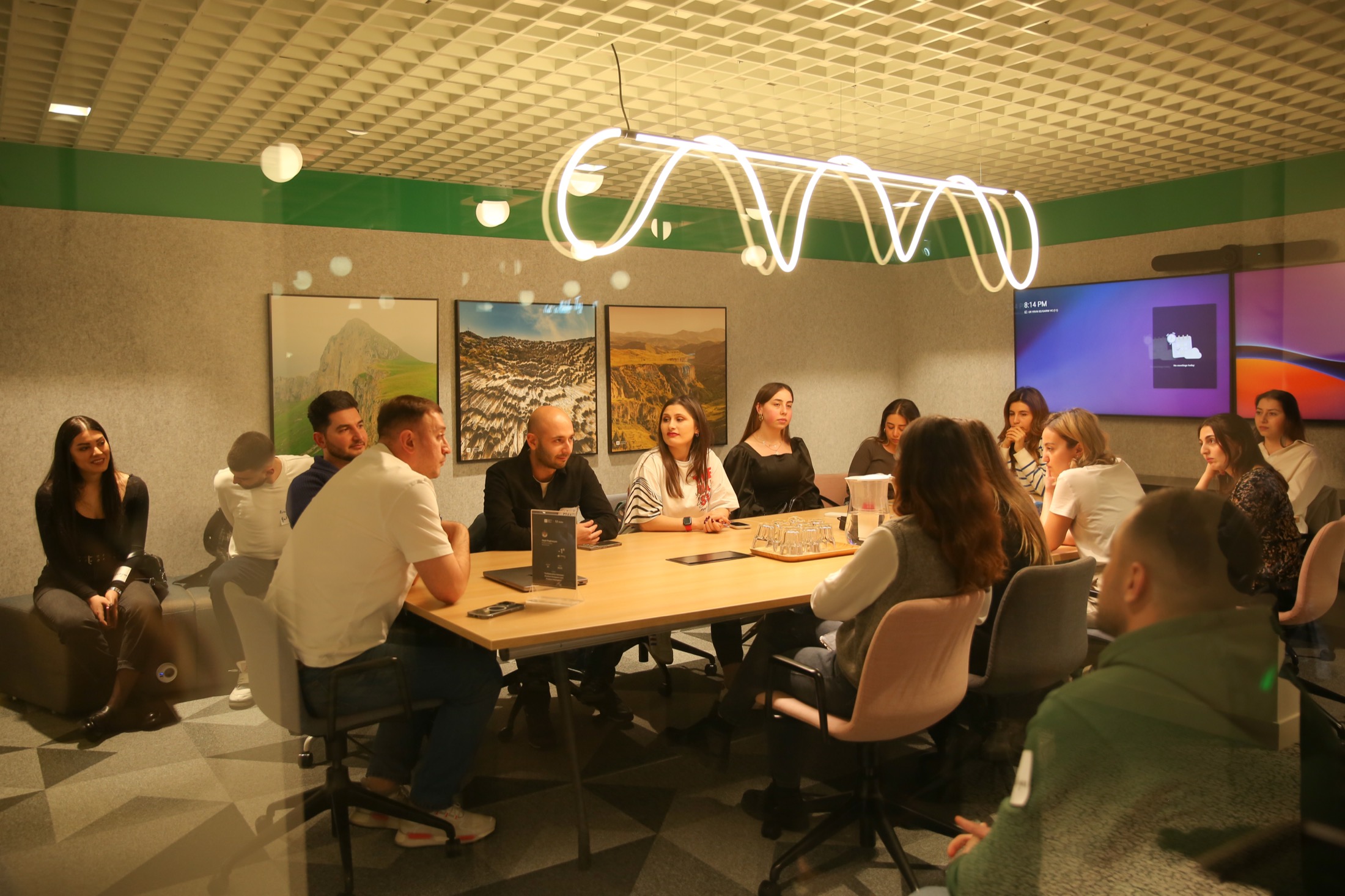 UX Storm 1.1 / speaker: A new paradigm and an old skill